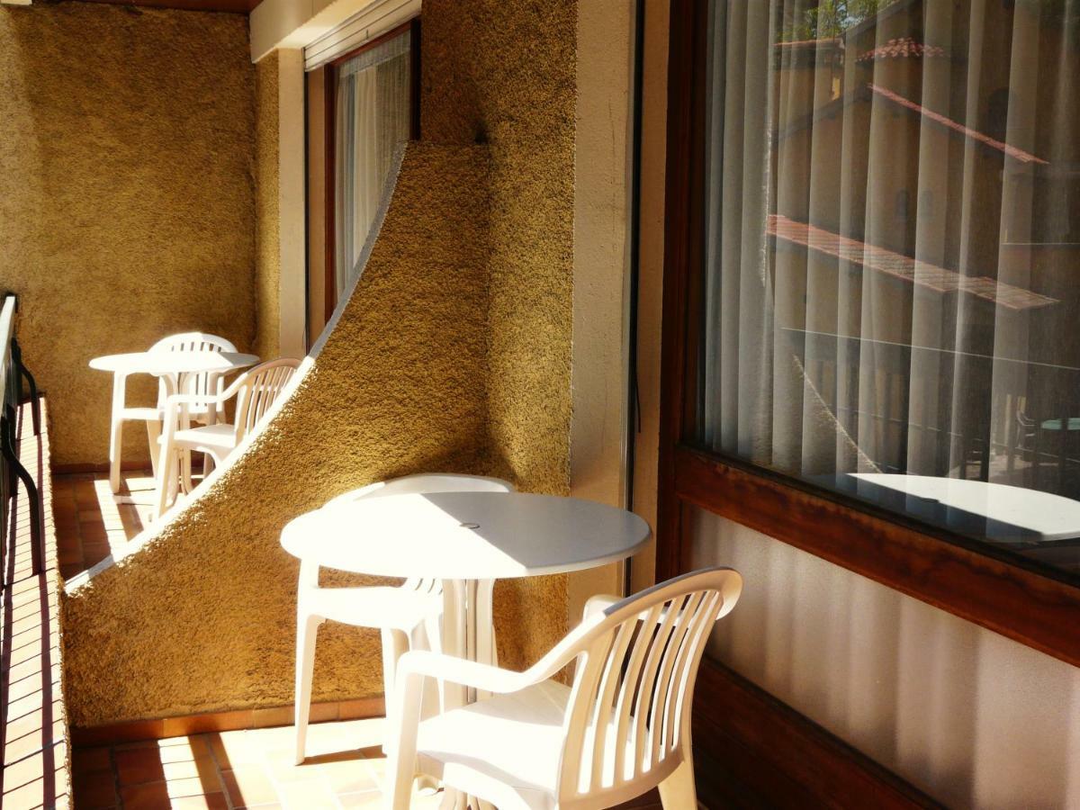 Hotel Le Mas Fleuri Верне-ле-Бен Екстер'єр фото
